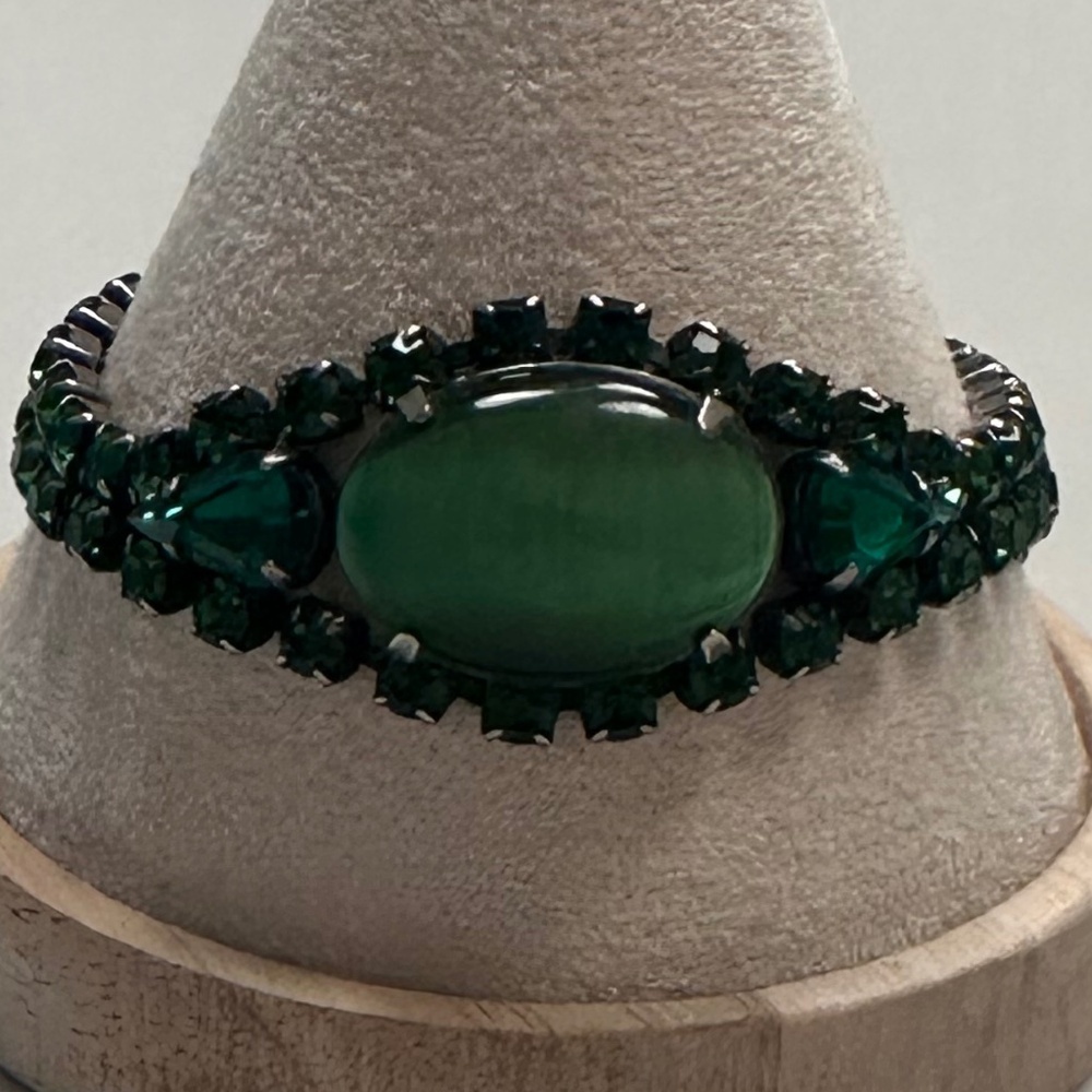 DANNY POLLAK - Vintage Emerald Cabochon Luxe Crystal Bracelet - 8 inches